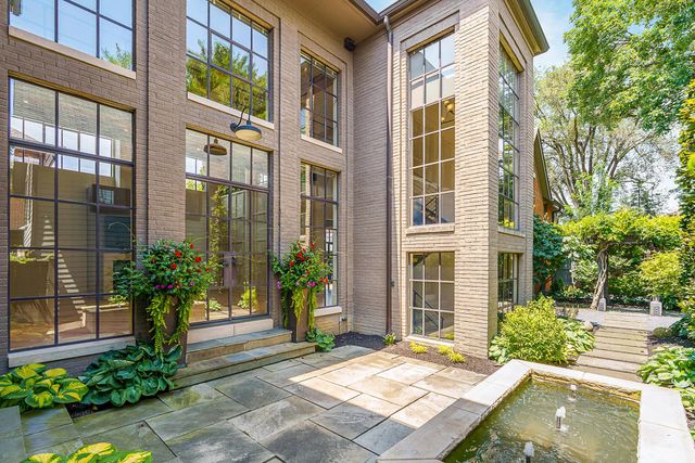 252 E Beck Street, Columbus, OH 43206