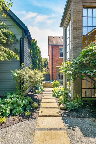 252 E Beck Street, Columbus, OH 43206