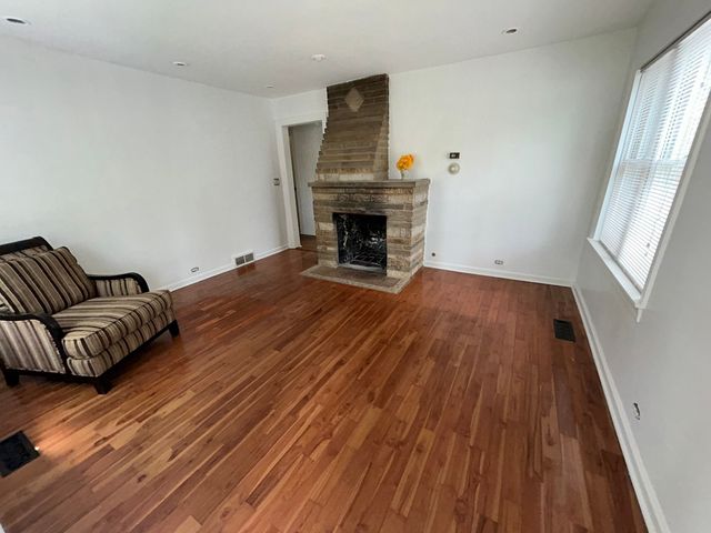 324 HARLEM Avenue, Glenview, IL 60025
