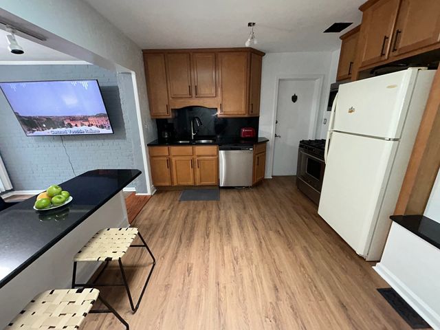 324 HARLEM Avenue, Glenview, IL 60025