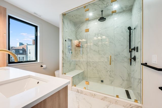 127 Bolton St, Boston, MA 02127