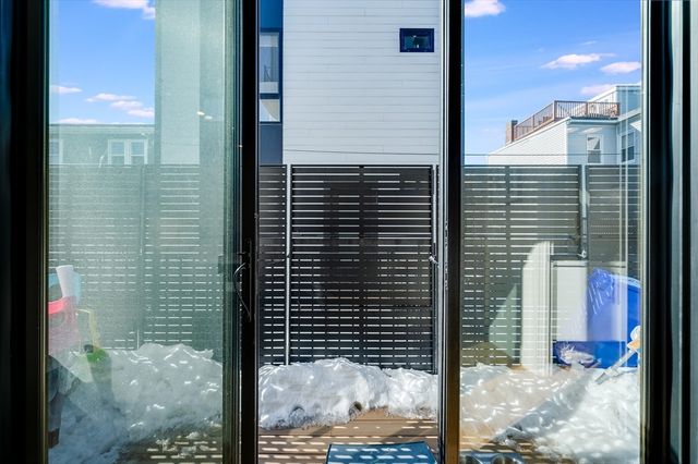 127 Bolton St, Boston, MA 02127