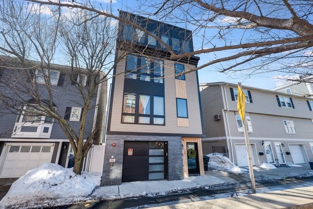 127 Bolton St, Boston, MA 02127