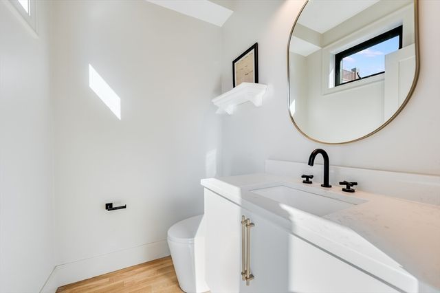 127 Bolton St, Boston, MA 02127