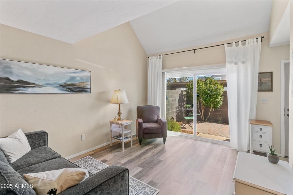 6810 S SNYDER Lane, Tempe, AZ 85283