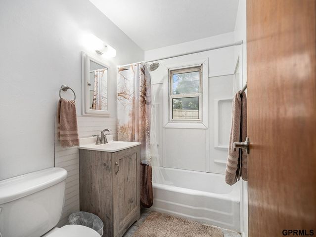 7322 Ira Court, La Vista, NE 68128