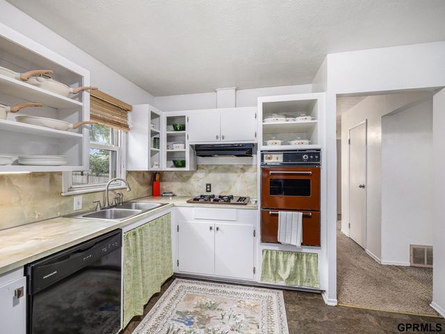 7322 Ira Court, La Vista, NE 68128