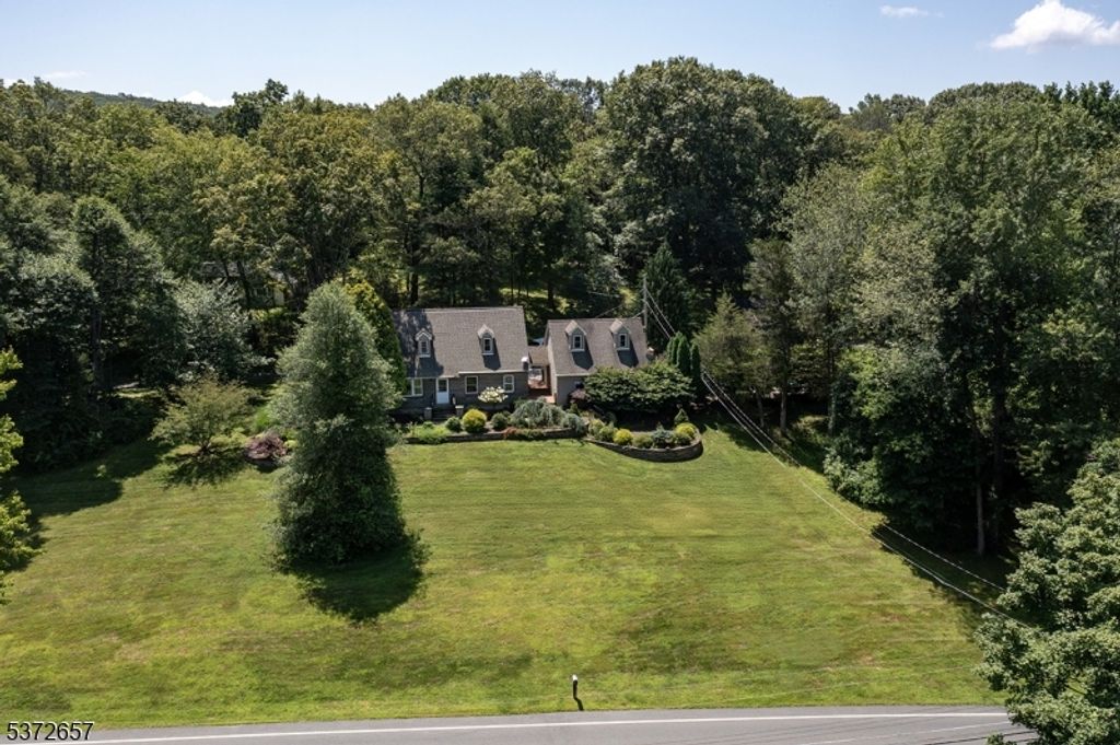 52 Tamarack Rd, Byram Twp., NJ 07821