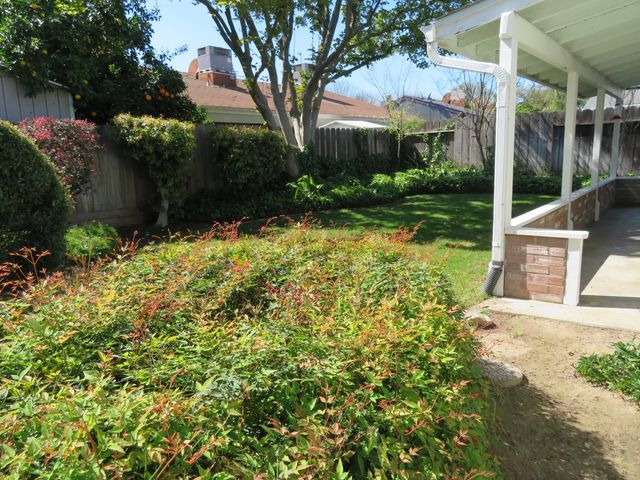 2016 Sweetwater Dr, Modesto, CA 95355