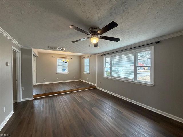 106 Fairfield AVE, Suffolk, VA 23434