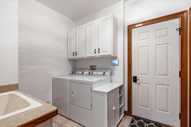 8512 Fallgold Lane, Westerville, OH 43082