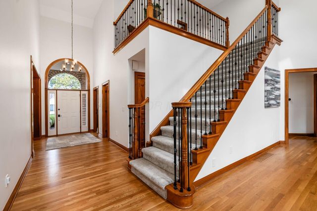 8512 Fallgold Lane, Westerville, OH 43082