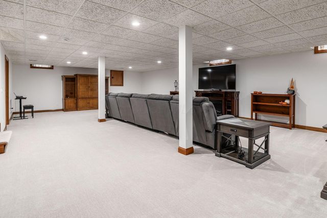 8512 Fallgold Lane, Westerville, OH 43082