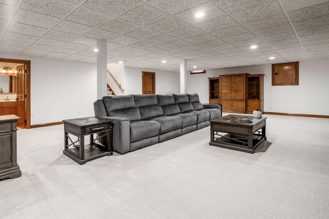 8512 Fallgold Lane, Westerville, OH 43082