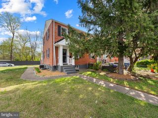 2042 ARLINGTON TER, Alexandria, VA 22303