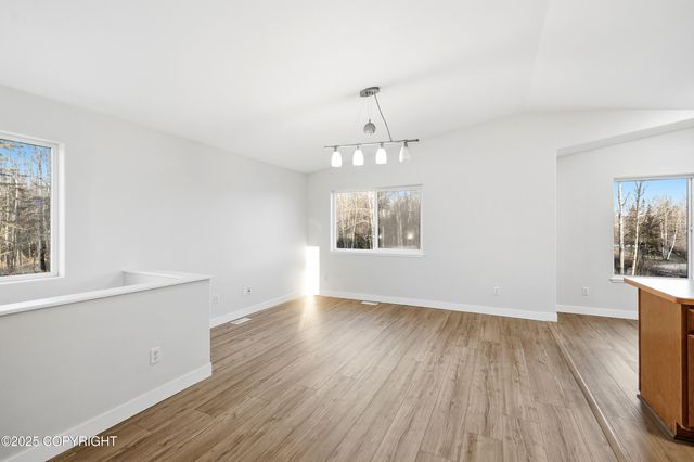 6005 N Little Rock Circle, Wasilla, AK 99654