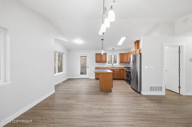 6005 N Little Rock Circle, Wasilla, AK 99654