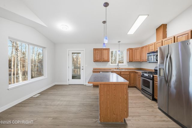 6005 N Little Rock Circle, Wasilla, AK 99654