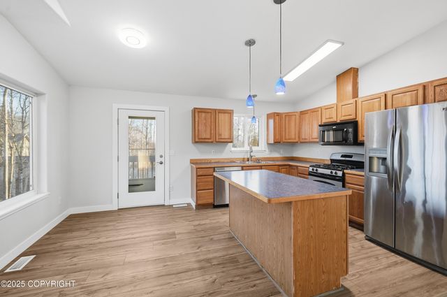 6005 N Little Rock Circle, Wasilla, AK 99654