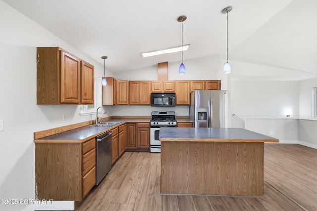 6005 N Little Rock Circle, Wasilla, AK 99654