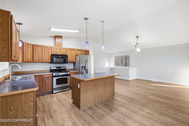 6005 N Little Rock Circle, Wasilla, AK 99654