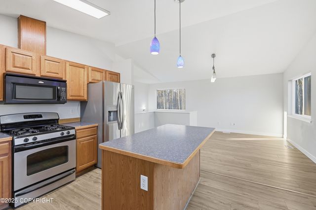 6005 N Little Rock Circle, Wasilla, AK 99654