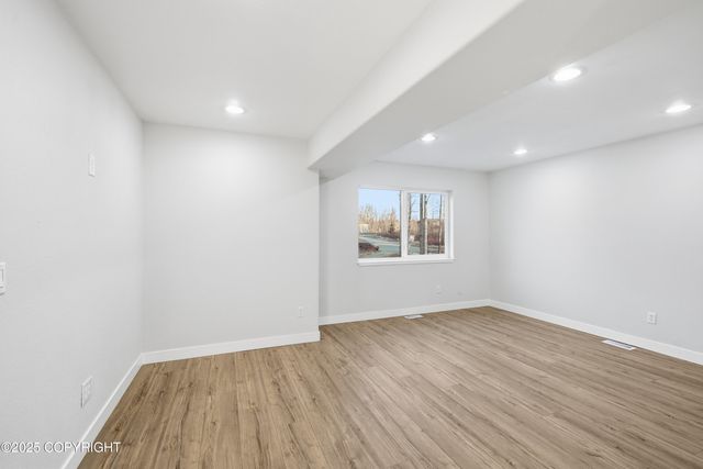 6005 N Little Rock Circle, Wasilla, AK 99654