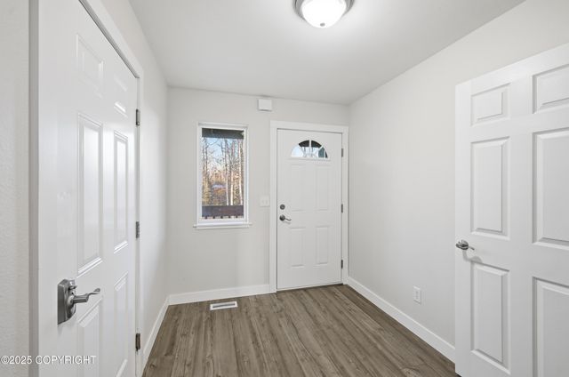 6005 N Little Rock Circle, Wasilla, AK 99654