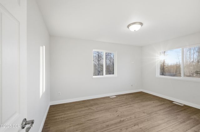 6005 N Little Rock Circle, Wasilla, AK 99654