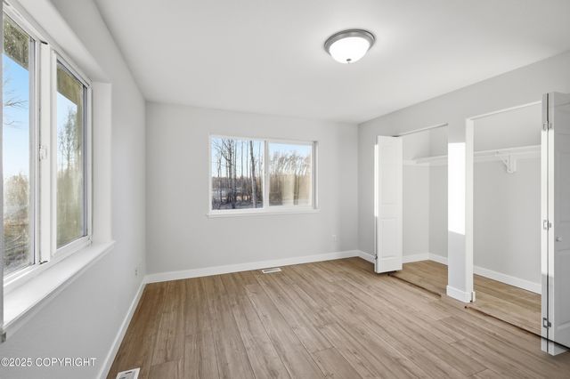 6005 N Little Rock Circle, Wasilla, AK 99654