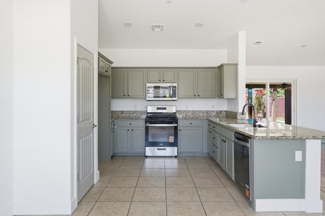 4648 W Harvard Avenue, Fresno, CA 93722