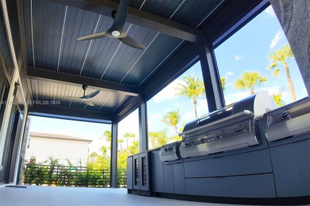 8002 NW 43rd St, Doral, FL 33166