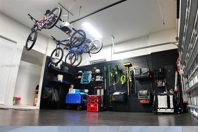 8002 NW 43rd St, Doral, FL 33166