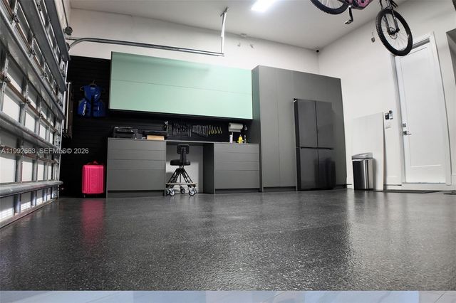 8002 NW 43rd St, Doral, FL 33166