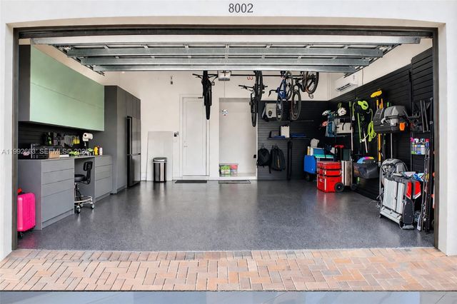 8002 NW 43rd St, Doral, FL 33166