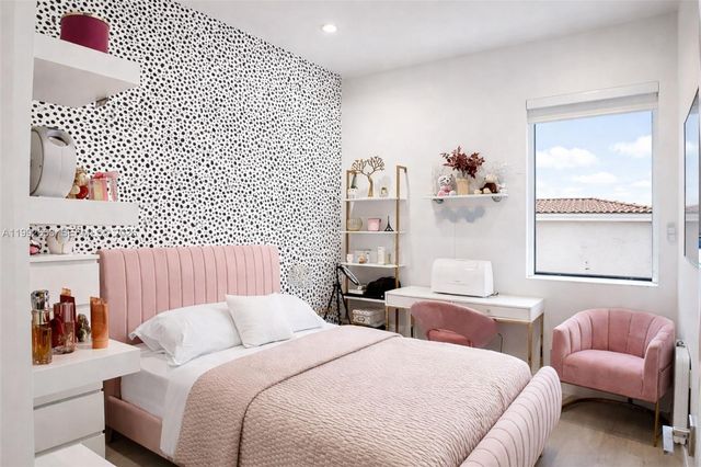 8002 NW 43rd St, Doral, FL 33166