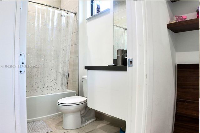 8002 NW 43rd St, Doral, FL 33166