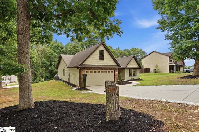 2222 Wright Drive, Greer, SC 29651