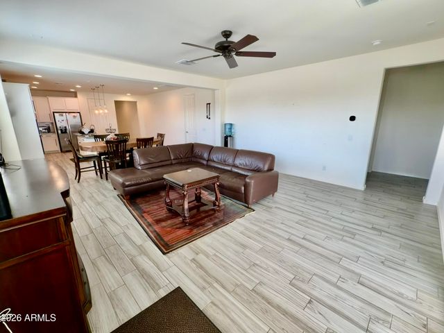 19676 W PINCHOT Drive, Buckeye, AZ 85396