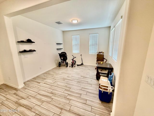 19676 W PINCHOT Drive, Buckeye, AZ 85396