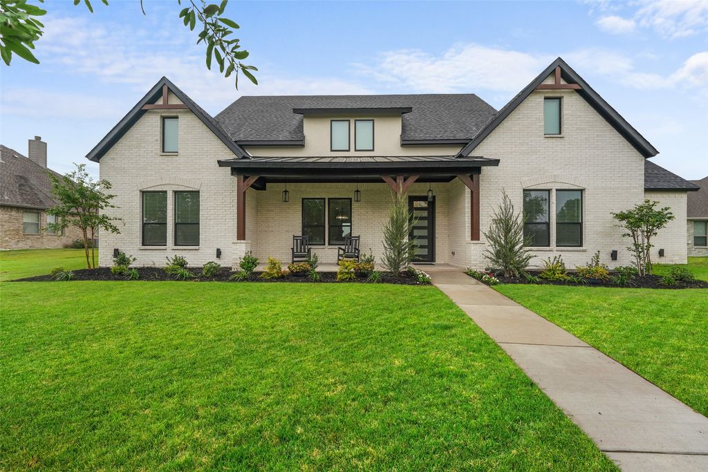 1018 Devonshire Drive N, Forney, TX 75126
