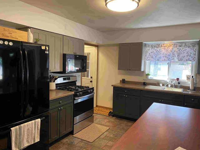 4515 CHAIN O LAKES ROAD, Eagle River, WI 54521