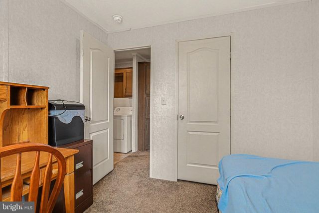 64 LAKEVIEW DR, Elizabethtown, PA 17022