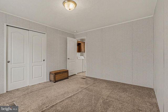 64 LAKEVIEW DR, Elizabethtown, PA 17022