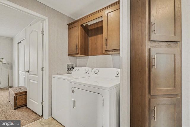 64 LAKEVIEW DR, Elizabethtown, PA 17022