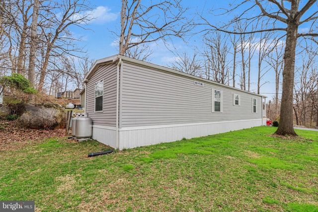 64 LAKEVIEW DR, Elizabethtown, PA 17022