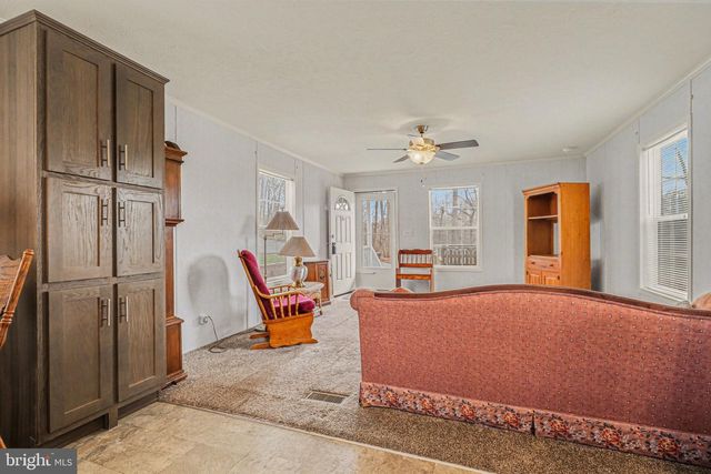 64 LAKEVIEW DR, Elizabethtown, PA 17022