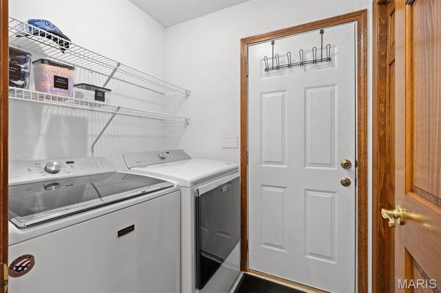 313 Old Homestead Drive, Troy, IL 62294