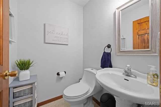 313 Old Homestead Drive, Troy, IL 62294