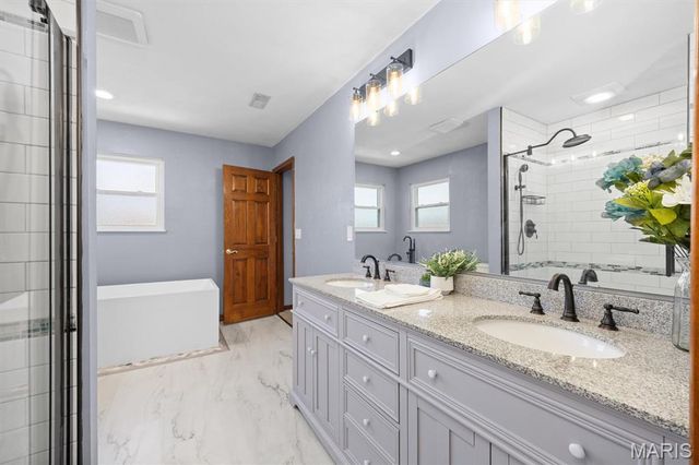 313 Old Homestead Drive, Troy, IL 62294